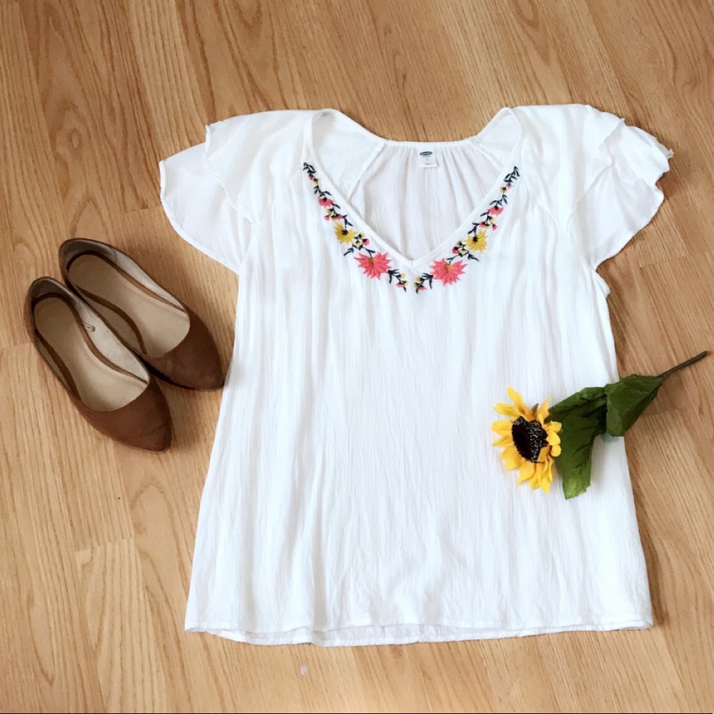 White flowy top!